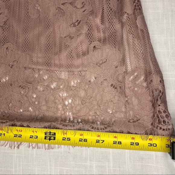 🆕 Boho Mauve Lace Tank Plus - Picture 7 of 13